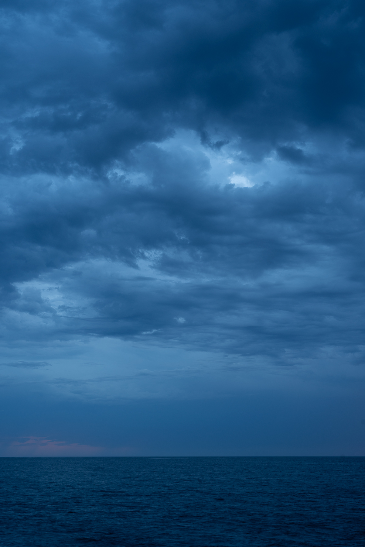 pacific-blue-horizon